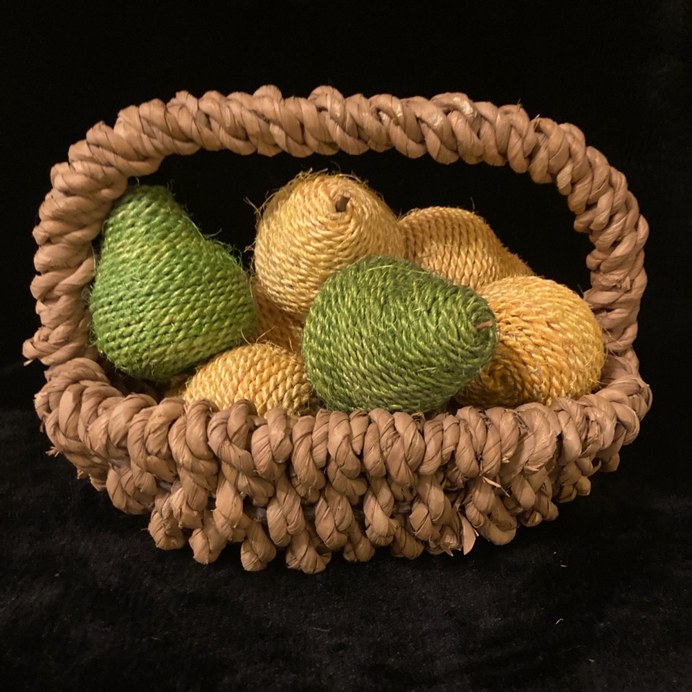 Wicker basket with Handmade Pears